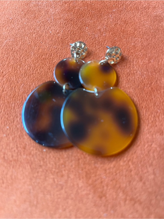 Jewelry - ✨Tortoises Double Disc Drop Earrings✨